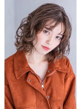 ケイト(kate) [kate] 大宮 アッシュブラウン×ウェーブミディ