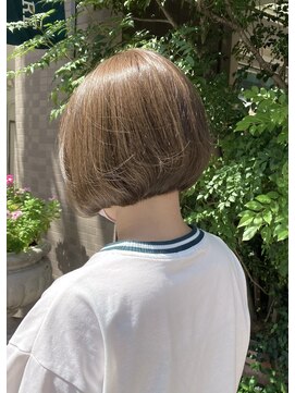 ファーレンピュアスウィート(fahren-pure-suite) 前下がりボブ