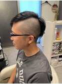 ガッツリ刈りアシメ前下がりショート