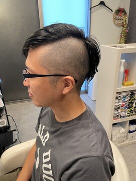 ノエル(Noel) ガッツリ刈りアシメ前下がりショート