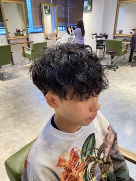 ネウィサリュー 立川(newi saLyu) #波巻き マッシュ スパイラル ツイストスパイラル 刈り上げ