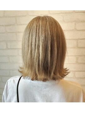 エレン 池袋(ElEn.) 【エレン池袋】アッシュベージュ/外ハネボブ