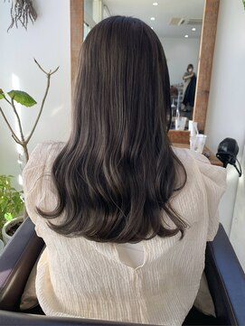 プリュム(Plume.) オリーブベージュ