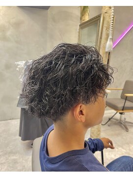 メンズサロン クロムス 梅田茶屋町店(Men's salon clomus) 縦落ちパーマ