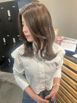 アイリー 名古屋(A/LEE) レイヤーカット/アッシュベージュ