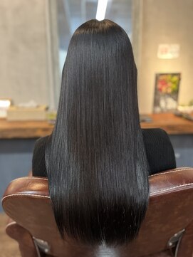 スローネ(THRONE) 髪質改善酸性ストレートで艶髪／20代30代40代／新宿