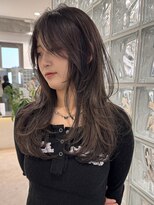 サンクプロジェクト(cinq PROJECT)&nbsp;女性らしく上品な印象を与える、顔周りレイヤーカット