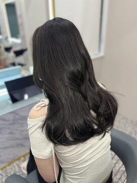 ラ ミュウ バイ ディーアンドティー(LA MIU by D&T) ブリーチ無しオリーブグレージュ、レイヤーカット