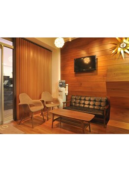 4席のみのゆったり空間でリラックスしながら施術を受けられる♪ベテランのスタイリストが丁寧に接客します