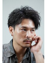 オーシャントーキョー ホワイト 原宿(OCEAN TOKYO WHITE)&nbsp;黒髪スパイラルツーブロックアップバングショート