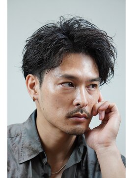 オーシャントーキョー ホワイト 原宿(OCEAN TOKYO WHITE) 黒髪スパイラルツーブロックアップバングショート