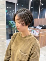 ピークス(PEAKS)&nbsp;切りっぱなしショートボブ前下がりセンターパート恵比寿