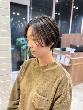 ピークス(PEAKS) 切りっぱなしショートボブ前下がりセンターパート恵比寿