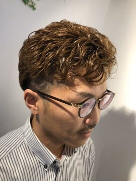 モデラート(MODERATO) ツーセクション パーマ&カラー