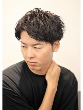 ノイセル 西本町(Noisyle) スーツ短髪ツーブロック束感モテる黒髪ツーブロックショート