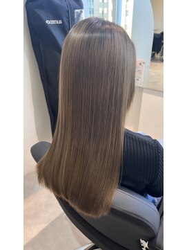 エミュスト(Emuest) 艶髪☆髪質改善心斎橋