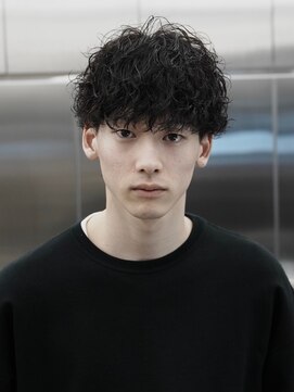 レタッチバイフィフス(RETOUCH by fifth) ツイストスパイラルパーマ×刈り上げマッシュで男らしさ◎