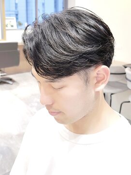 ハレ ヘアサロン(Hale hair salon) Haleビジネスニュアンスパーマセンターパートフェザーパーマ原宿