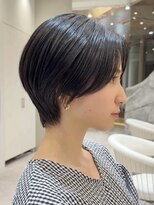 表参道丸みショートボブレイヤーカットアッシュグレー40代