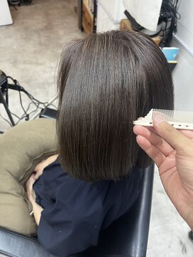 白髪ぼかしハイライト×透明感アッシュカラー