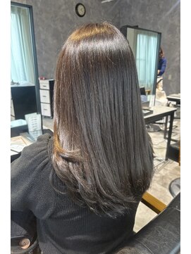 ワン(One...) 透明感が出るアッシュカラー