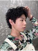 野暮ったさのある短髪パーマ''グランジショート''