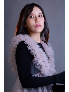 アンアタッシュ(UNE ATTACHE) Sand flare｜やわらかく魅せる秋の外巻きレイヤー