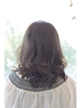 ヘアアンドメイク ムーア(Muuua) 透明感のあるグレーベージュカラー