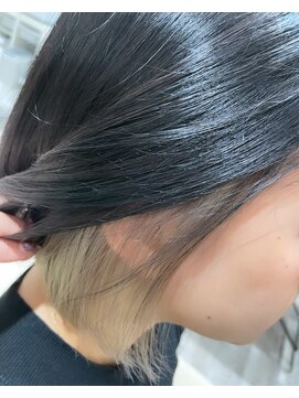 ブティック(boutique) インナーカラーボブ ホワイトグレージュ