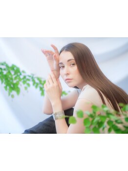 新導入［クオライン縮毛矯正］通常の縮毛と比べてアルカリ度が低く、ダメージレスに艶やかで柔らかい質感♪