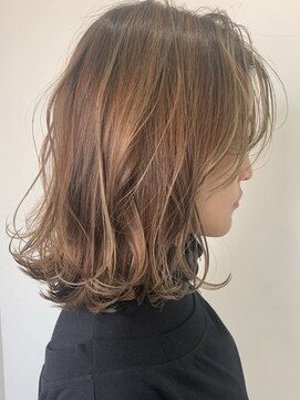 イーストハムアネーロ(EAST HAM anello) ケアブリーチハイライト/ミディアム/ラフカール/ナチュラル