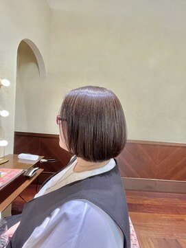 エルサフィロ ヨドヤバシ(el zafiro yodoyabashi) 【el zafiro yodoyabashi】ロートーン白髪馴染ませ寒色系ボブ