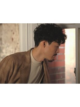 《南森町駅徒歩３分》カジュアルでも上品に。OFFの日も映える大人メンズのカジュアルを。