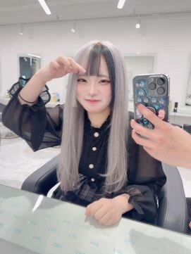 シー 池袋(SHE) ホワイトシルバー