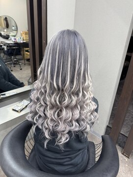 エミーバイモアムー(Emmie byMoremuu) シルバーグラデーション