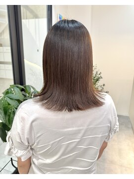エブリ(evri) 乾かすだけの外ハネミディアム　レイヤー　髪質改善　前髪カット