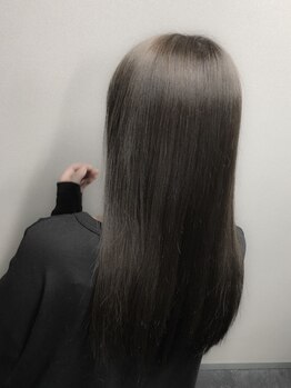 ワークス(WORKS)の写真/今人気のTHROWカラーで外国人風の透明感を手に入れて☆発色抜群の光に透ける最旬カラーを是非♪