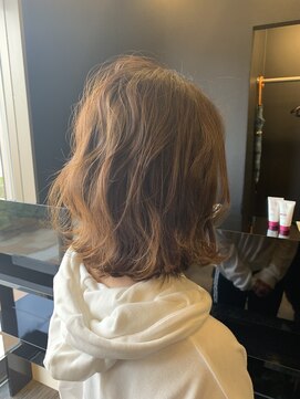 サローネデ アグスティナ バイ サンバンチ(salones de agustina by sanbanchi) 波ウェーブボブ