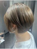 ショートボブ
