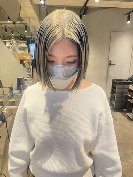 ビビト(bibito) bibito バイカラー ツートンボブ ブルーヘア