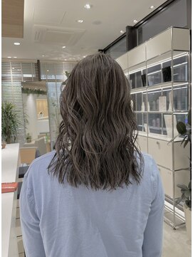 ステアケース 武蔵小杉店(stair:case) デザインカラー/ハイライト/白髪ぼかし/脱白髪染め