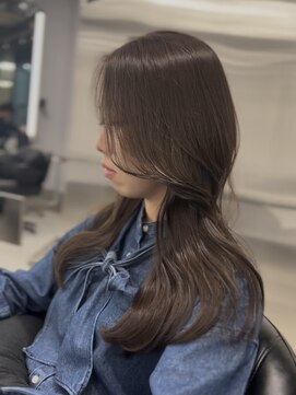 ウルスバイバレット 銀座(Urus by VALETTE) 毛流れレイヤースタイル