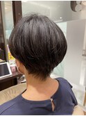 【大人女子必見】さりげなく個性が光るくびれショートスタイル