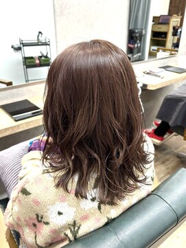 リベストバイジェービー 稲毛(li best. byjb) 黒髪/クラゲヘアー/オリーブグレー/小顔/ココアベージュ［稲毛］