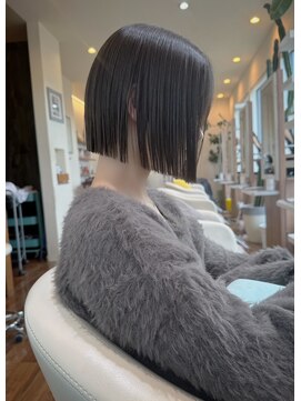 パコ(Paco) タッセルボブ/黒髪/前下がり/切りっぱなしボブ