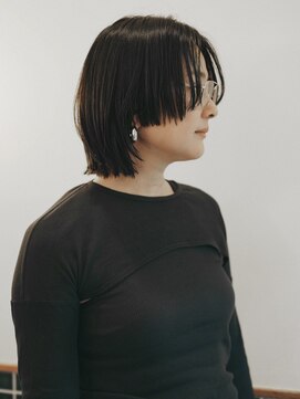 ニュイ(NUIT) 暗髪顔まわり姫カットレイヤー