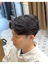 グルーマーズトウキョウ(GROOMER/S TOKYO)&nbsp;ラフカール　ニュアンスパーマ　フェード　海外風　メンズパーマ