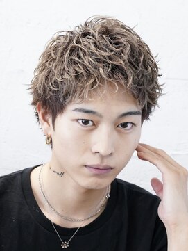 フィフス 大分(fifth) 大分メンズハイトーンブリーチスパイキーショートカット20代