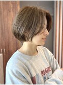 オリーブブラウンの前髪長め小顔ショートボブ白金台目黒