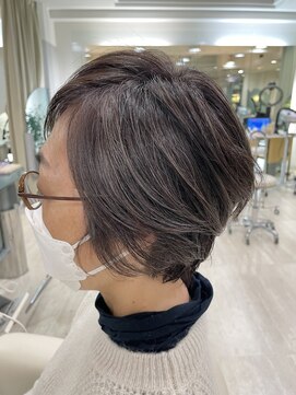 クオーター(QUARTER) アッシュバイオレットハイライトブリーチショートボブ